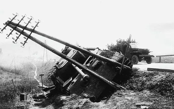 Пантера подбитая советскими танкистами Австрия 1945 год И вдруг - фото 145