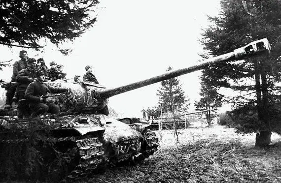 Тяжелые танки ИС2 29го гвардейского тяжелого танкового полка гвардии - фото 147
