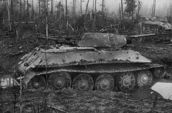 Подбитые танки Т34 Есть еще одна деталь вызывающая вопросы Кариус пишет о - фото 178