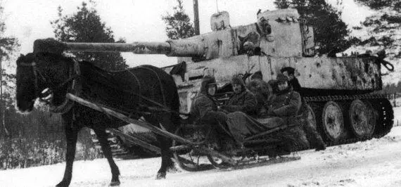 Зимой тигры 502го батальона целиком окрашивались в белый цвет Восточный - фото 195