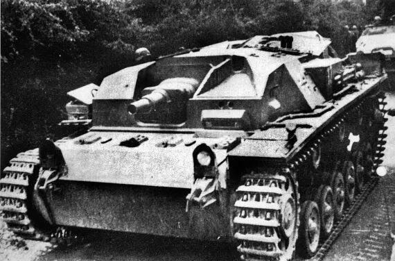 Штурмовое орудие StuG III AusfA Со своей самоходкой Витман принимал участие в - фото 206
