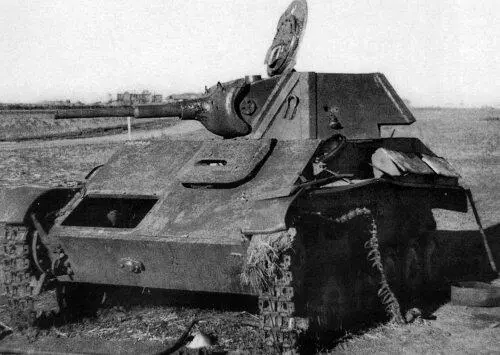 Подбитый советский танк Т70 Август 1943 года Благодаря своим решительным - фото 225