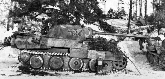 Пантера во время контрнаступления немецких войск в Арденнах Декабрь 1944 год - фото 253