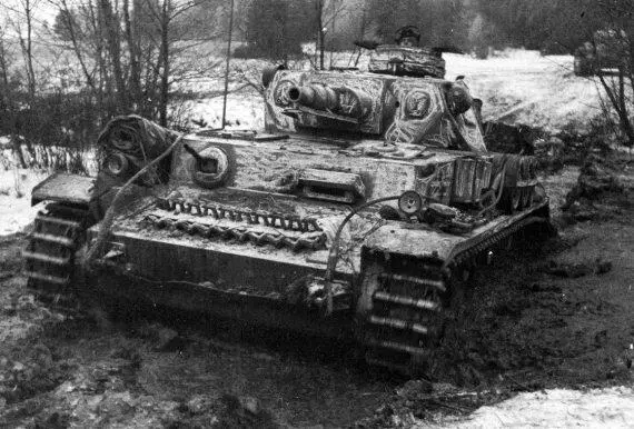 PzIV AusfFl преодолевает российское бездорожье Зима 1942 года - фото 260