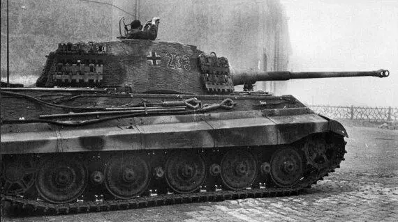 Королевский тигр в Будапеште В декабре 1944 года 503й тяжелый танковый - фото 269