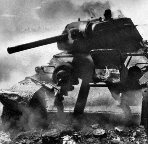 Горящий танк Т34 Курская дуга июль 1943 года 912я бригада штурмовых - фото 275