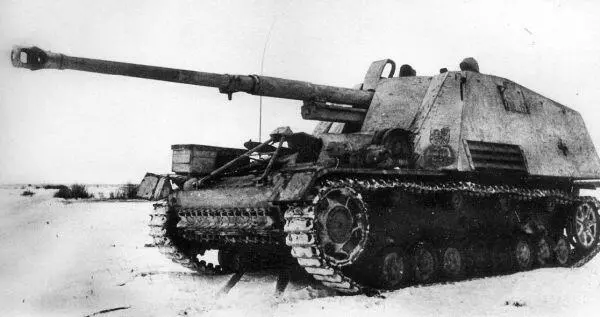 Истребитель танков Насхорн на огневой позиции Восточный фронт конец 1944 - фото 16