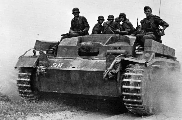 StuG III AusfВ с пехотным десантом на броне Операция Барбаросса Украина - фото 120