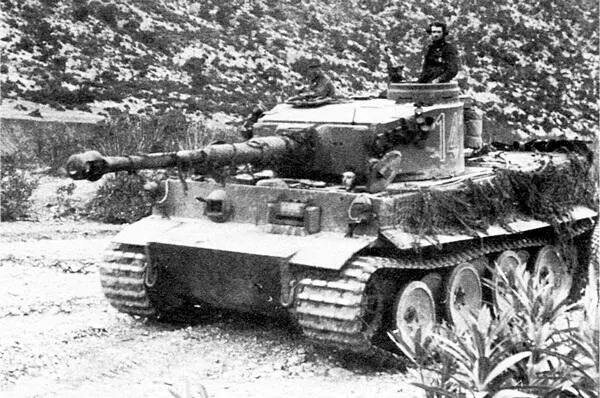 Тигр из состава 501го тяжёлого танкового батальона Тунис 1943 год - фото 68