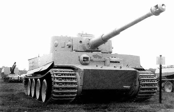 Тигр захваченный американскими войсками в Тунисе в 1943 году ныне - фото 101