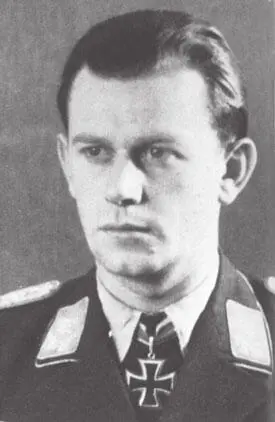Герхард Штюдеманн Родился 19061920 г в г Пархим В сентябре 1939 г Герхард - фото 119