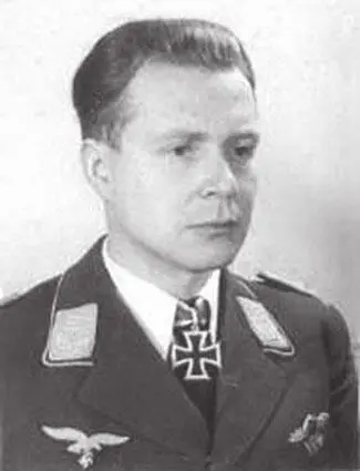 Вильгельм Хойте Родился 11051914 г в г Хамм Весной 1935 г Вильгельм Хойте - фото 404