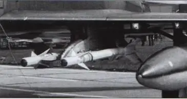 Пара ракет Сайдуиндер AIM9B на пилоне AERO3B F4Fиз состава 71го - фото 97