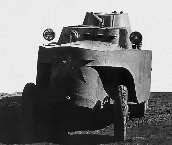 Бронеавтомобиль БАД2 при движении по суше вид спереди Май 1933 года На - фото 46