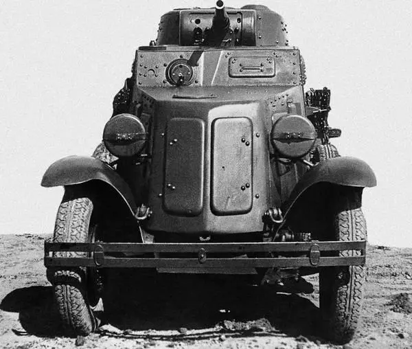 Бронеавтомобиль БА10А выпуска 1938 первой половины 1939 годов вид спереди - фото 69