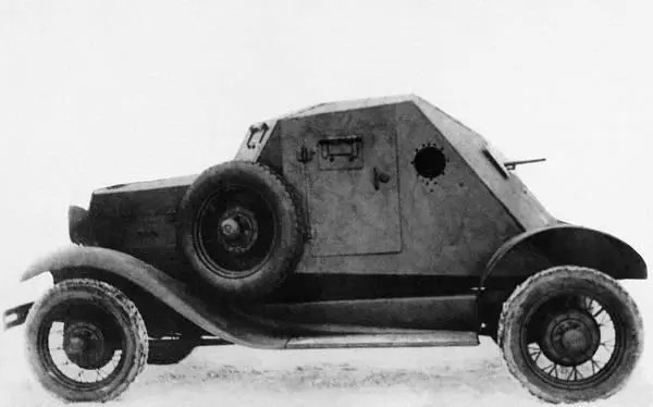 Серийный образец бронеавтомобиля Д8 вид слева Зима 1932 года Хорошо видно - фото 114