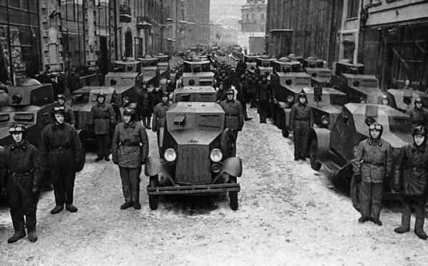 Бронеавтомобили перед выходом на Красную площадь Москва 7 ноября 1934 года - фото 115