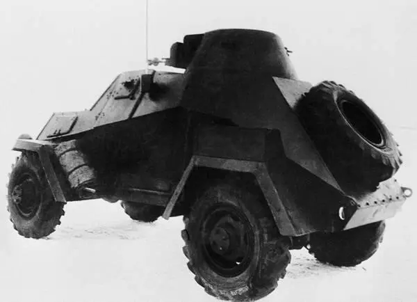 Бронеавтомобиль ЛБ62 с односкатными колесами машина 713 Январь 1941 года - фото 157