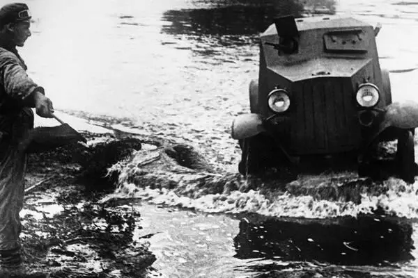 Бронеавтомобиль Д8 на маневрах Московский военный округ 1935 год ЦМВС - фото 172