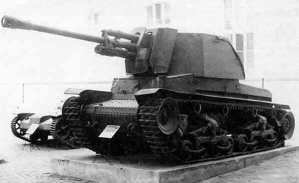 Румынская самоходноартиллерийская установка ТАСАМ R2 в экспозиции военного - фото 47