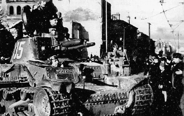 Танк LT vz35 на улице Софии Осень 1944 года Танки Т11 принимали - фото 50