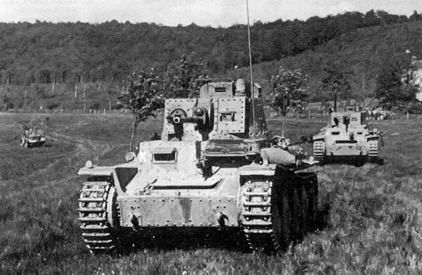 Pz38 t AusfА 7й танковой дивизии во Франции май 1940 года За время - фото 85