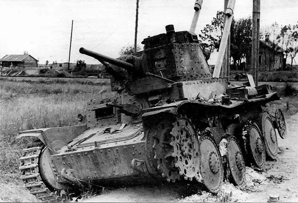 Pz38 t AusfA либо AusfВ ранних выпусков подбитый советскими войсками в - фото 92