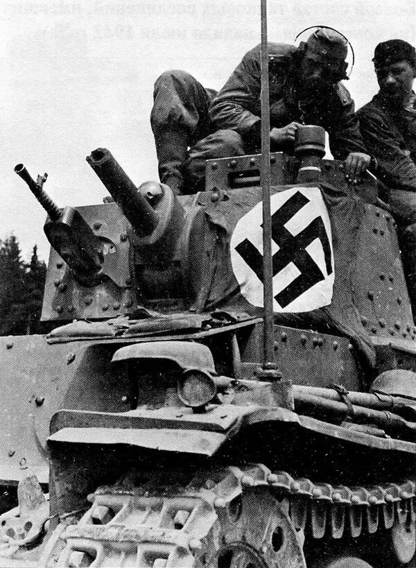 Командирский танк PzBfWg38 t звена рота батальон Лето 1941 года - фото 93
