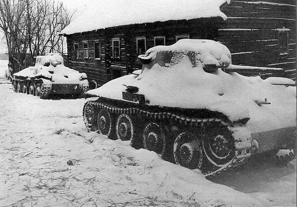 Брошенные при отступлении танки Pz38 t Район Тихвина декабрь 1941 года - фото 95