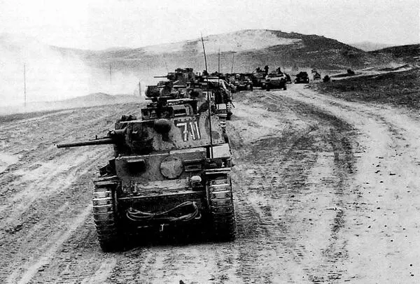 Колонна танков Pz38 t 22й танковой дивизии выдвигается на исходные позиции - фото 98