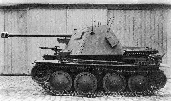 Истребитель танков SdKfz138 AusfН Marder III во дворе завода ВММ - фото 119