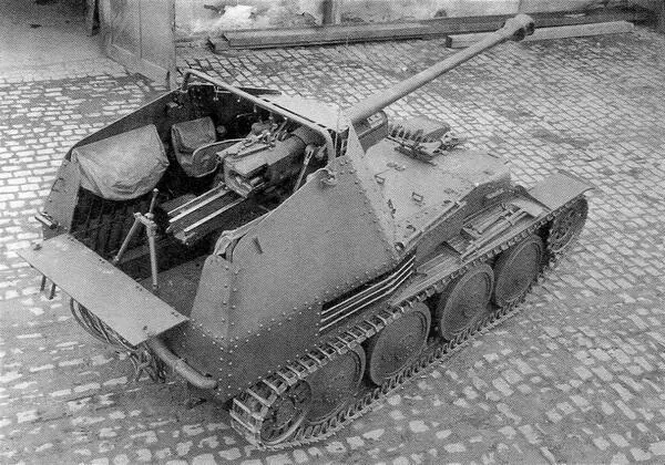 Истребитель танков Marder III AusfМ Кормовая стенка рубки откинута в - фото 124