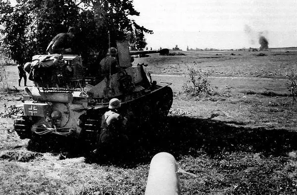 САУ SdKfz139 Marder III ведет огонь по русским танкам Излучина Дона лето - фото 128
