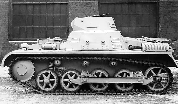 Лёгкий танк PzI AusfA 1934 год Основой всех вооружённых сил государства - фото 45