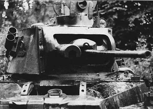 Пехотный танк Матильда II подбитый у Арраса 24 мая 1940 года де Голль - фото 67
