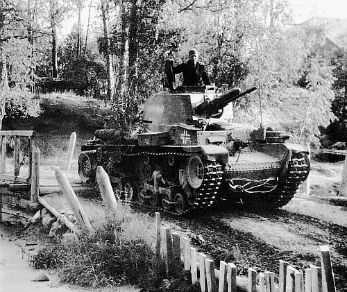 Первые километры по советской земле танк Pz35t 6й танковой дивизии - фото 76