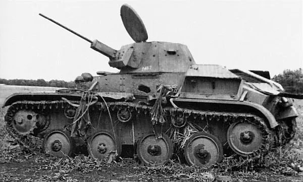 Лёгкий танк Т60 подбитый во время боёв в излучине Дона Август 1942 года - фото 109