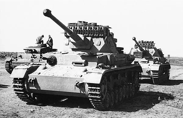 Танки PzIV AusfF2 15й танковой дивизии Африканского корпуса 1942 год 26 - фото 121