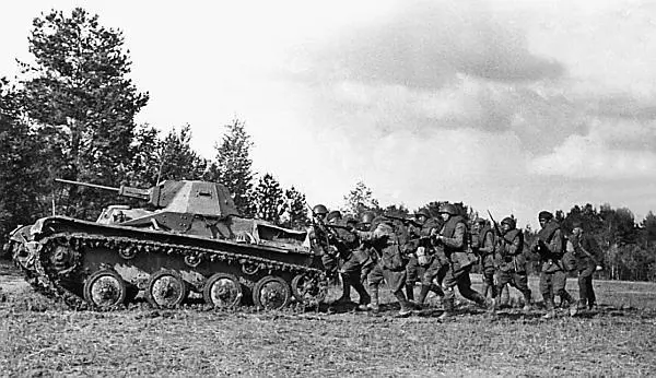 Учебные занятия по взаимодействию пехоты и танков Западный фронт 1942 год - фото 127