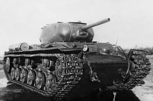 Тяжёлый танк КВ1с 1942 год 4 Артиллерия до выхода танков в атаку должна - фото 129