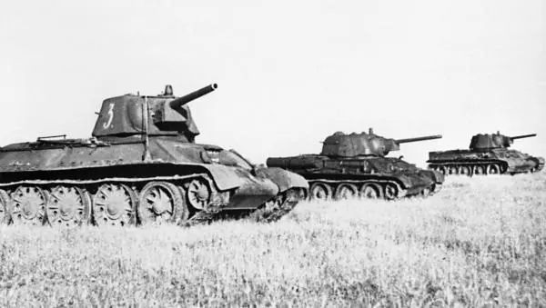 Танки Т34 5й гвардейской танковой армии перед атакой Воронежский фронт 12 - фото 144