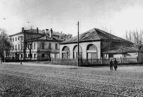 Яузский полицейский дом на СадовойЧерногрязской улице Городовой в летней - фото 118