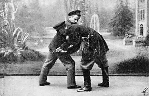Обезоруживание человека нападающего с револьвером 3я фаза Скорейшему - фото 163