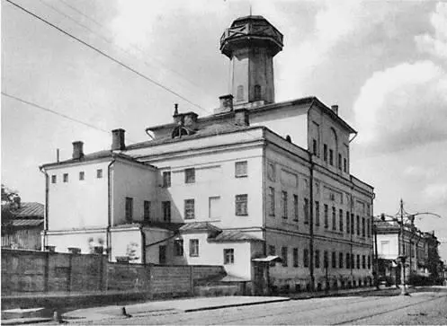 Рогожский полицейский дом на НиколоЯмской улице Помощник полицейского - фото 171