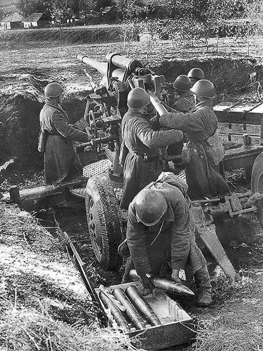 85мм зенитная пушка обр 1939 г на прямой наводке Октябрь 1941 г Это орудие - фото 40