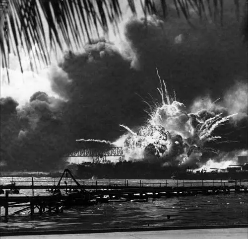 ПерлХарбор 7 декабря 1941 г Гитлер объявляет войну Соединенным Штатам - фото 42