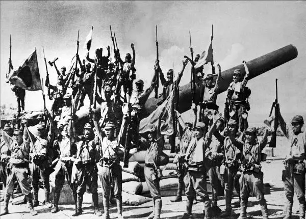Победа японцев на острове Коррехидор 6 мая 1942 г Немецкие офицеры на отдыхе - фото 51