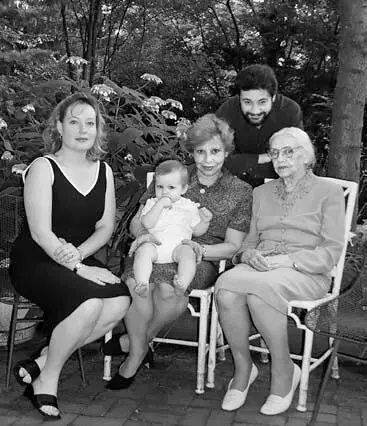 Лиса ИвлэндМалаев Лидия Бабель с внуком Николаем Андрей МалаевБабель и А - фото 128
