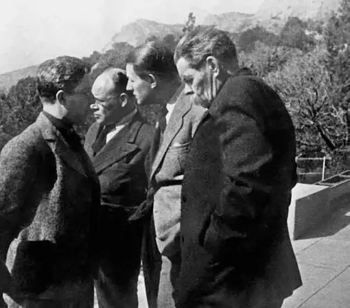 В апреле 1936 года Бабель съездил к Алексею Максимовичу в Тессели Крым - фото 69