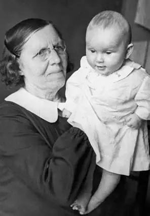 Зинаида Никитична Пирожкова с Лидой Николоворобинский 1937 Бабель с - фото 75